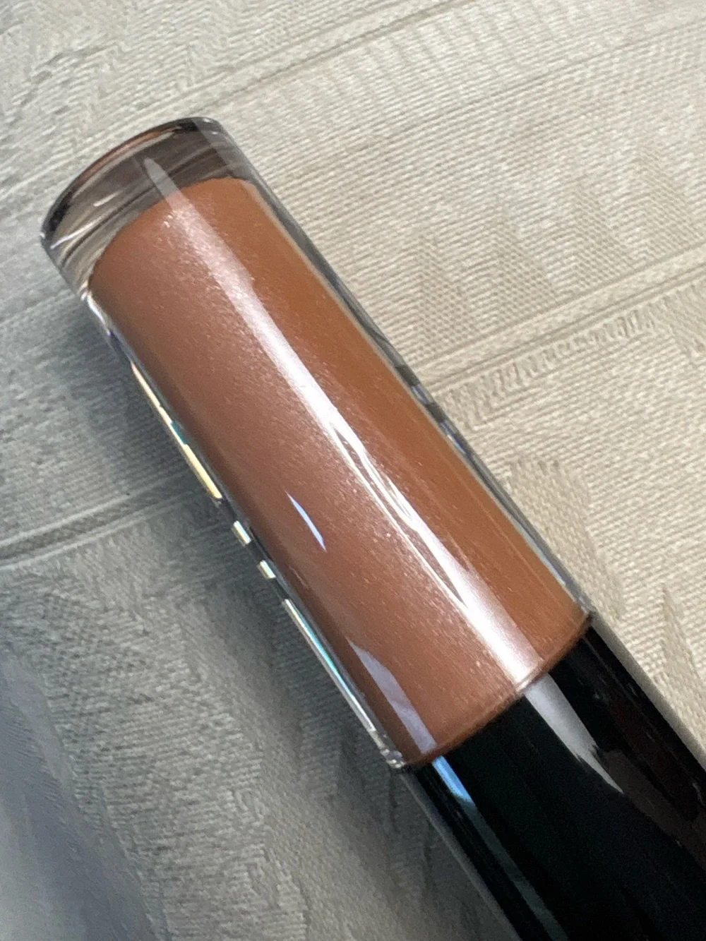 Saie Glossy Bounce Lipgloss in Shake BNIB